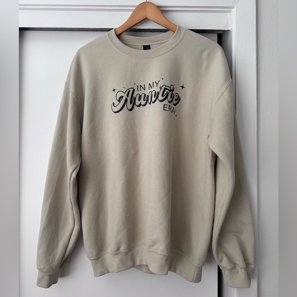 In my auntie era woman’s crewneck